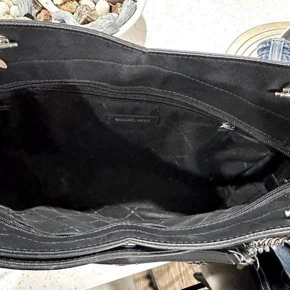 Michael Kors purse - Picture 2 of 3